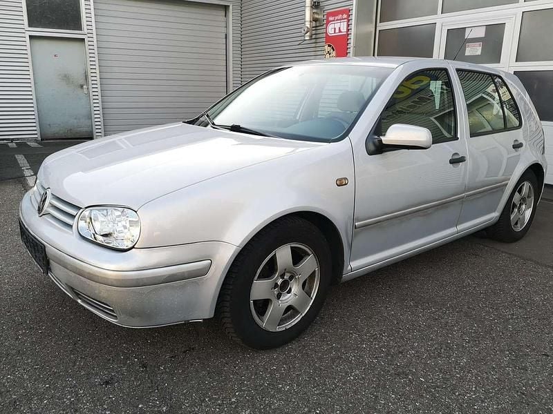 Silber Gebraucht 1999 VW Golf IV Limousine | 650 € (Superpreis) - Bild 1/4