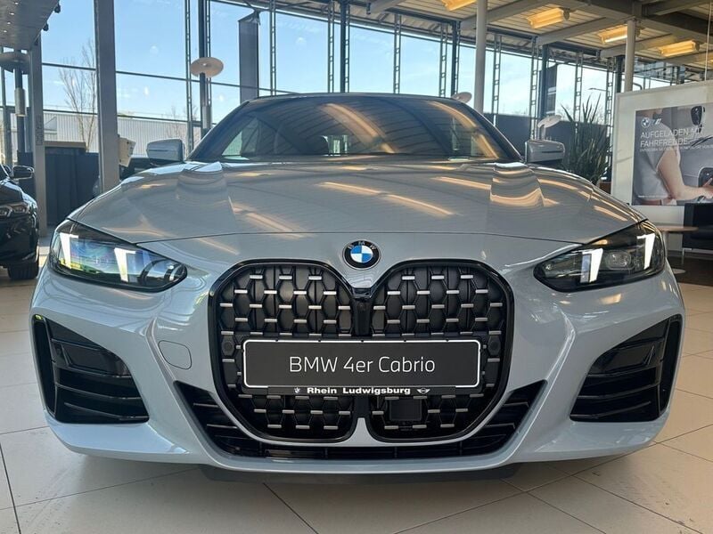 Grau Neu 2025 BMW 420 M Sport Cabrio | 61.489 € (Guter Preis) - Bild 1/4