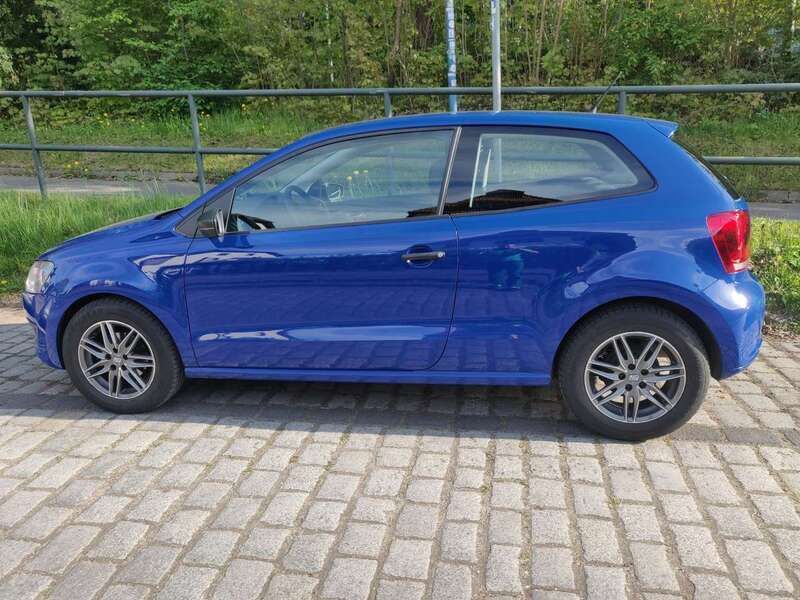 Blau Gebraucht 2011 VW Polo Trendline Limousine | 2.900 € (Fairer Preis) - Bild 1/4
