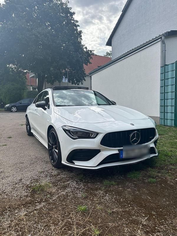 Weiß Gebraucht 2020 Mercedes CLA35 AMG AMG Coupé | 36.000 € (Superpreis) - Bild 1/4