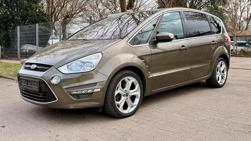 Gebraucht Ford S-MAX Titanium 136 PS (100 kW) 2011 Braun Van / Kleinbus