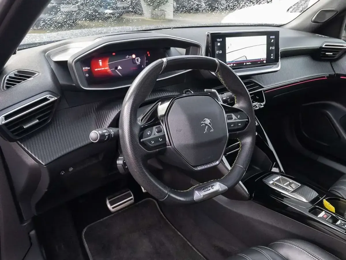 Gebraucht Peugeot 2008 GT 155 PS (114 kW) 2022 Schwarz SUV