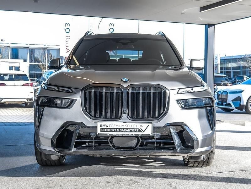 Gebraucht BMW X7 M Sport 352 PS (258 kW) 2025 Grau SUV