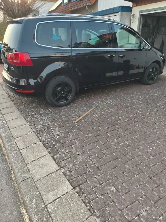 Gebraucht VW Sharan Highline 140 PS (102 kW) 2013 Schwarz Van / Kleinbus