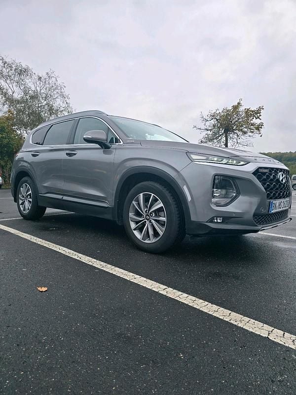 Grau Gebraucht 2020 Hyundai Santa Fe SUV | 24.950 € - Bild 1/4