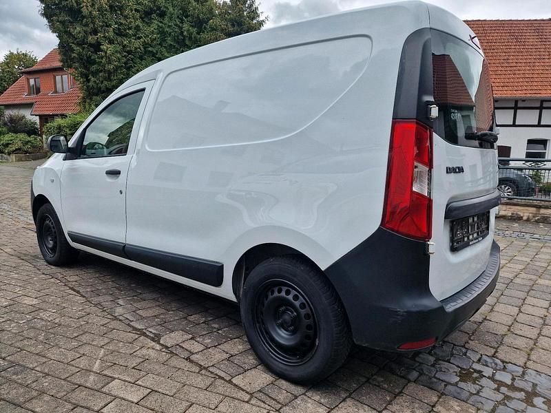 Weiß Gebraucht 2016 Dacia Dokker Van / Kleinbus | 3.999 € (Fairer Preis) - Bild 1/4