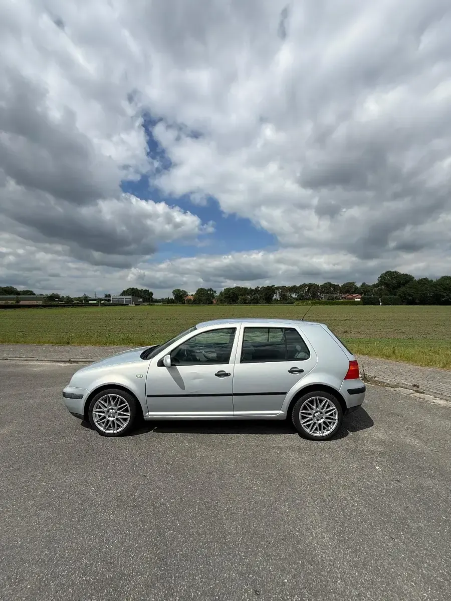 Gebraucht VW Golf IV 105 PS (77 kW) 1999 Silber Kleinwagen