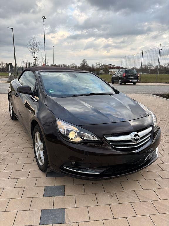 Gebraucht Opel Cascada Innovation 140 PS (102 kW) 2015 Braun Cabrio