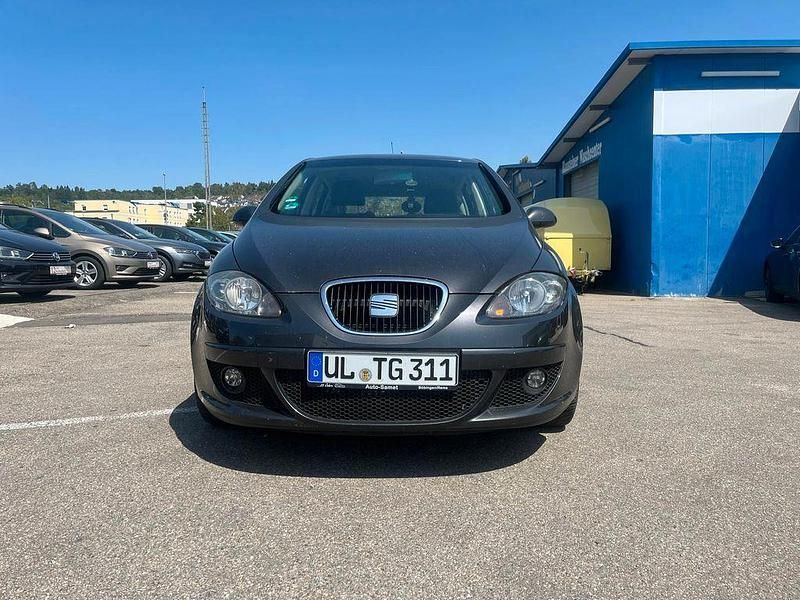 Schwarz Gebraucht 2005 Seat Altea Stylance Van / Kleinbus | 2.490 € (Guter Preis) - Bild 1/4