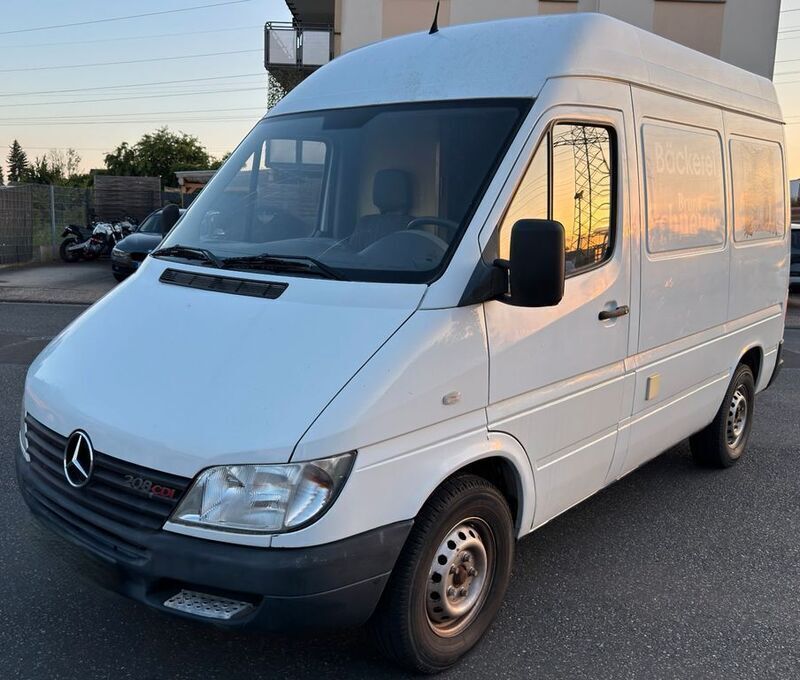 Weiß Gebraucht 2002 Mercedes Sprinter Van | 11.950 € - Bild 1/4
