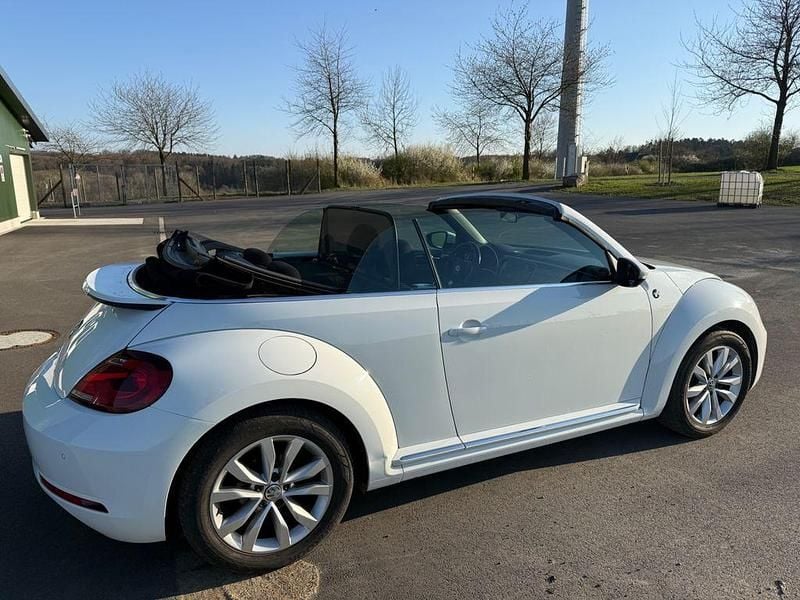 Gebraucht VW Beetle Sound 105 PS (77 kW) 2018 Weiß Kleinwagen