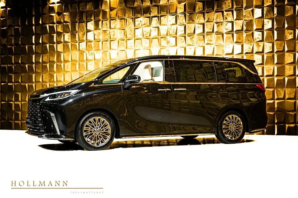 Neu Lexus LM350h Luxury Line 250 PS (183 kW) 2026 Graphit black metallic Van / Kleinbus