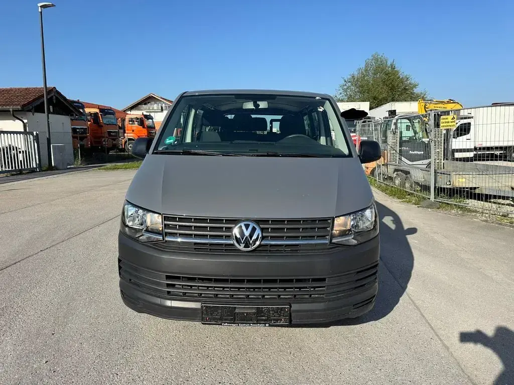Gebraucht VW Transporter 102 PS (75 kW) 2016 Grau Van