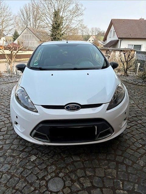 Gebraucht Ford Fiesta Ambiente 82 PS (60 kW) 2009 Weiß Kleinwagen