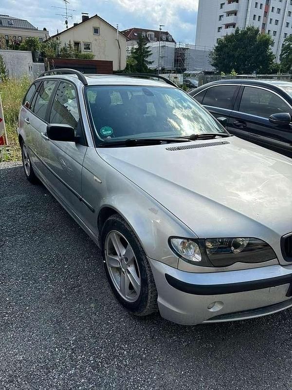 Gebraucht BMW 318 143 PS (105 kW) 2005 Silber Kombi