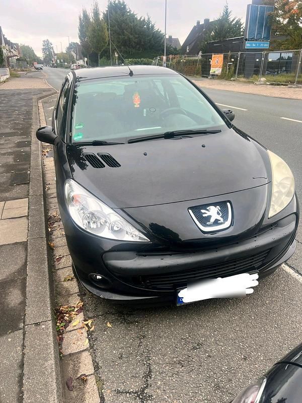 Schwarz Gebraucht 2011 Peugeot 206+ Kleinwagen | 1.700 € - Bild 1/4