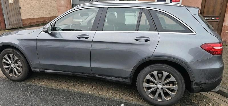 Gebraucht Mercedes GLC220 170 PS (125 kW) 2015 Grau Limousine