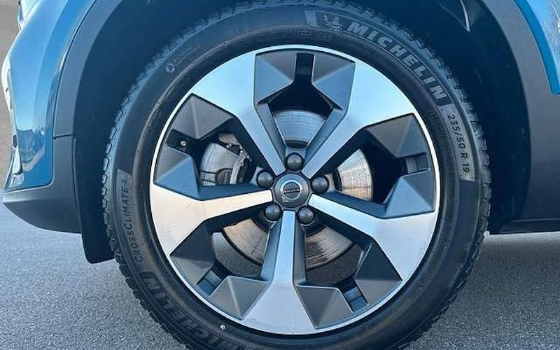 Gebraucht Volvo XC40 Core 163 PS (119 kW) 2024 Blau SUV