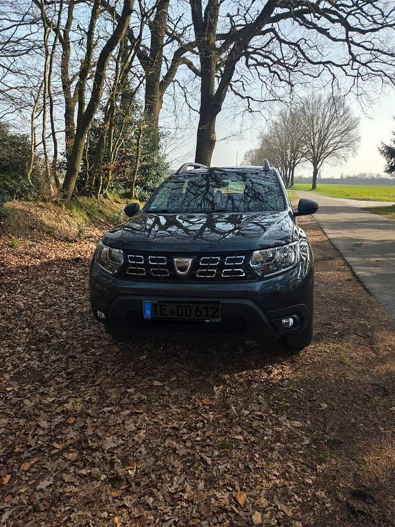 Gebraucht Dacia Duster Comfort 114 PS (83 kW) 2018 Grau SUV