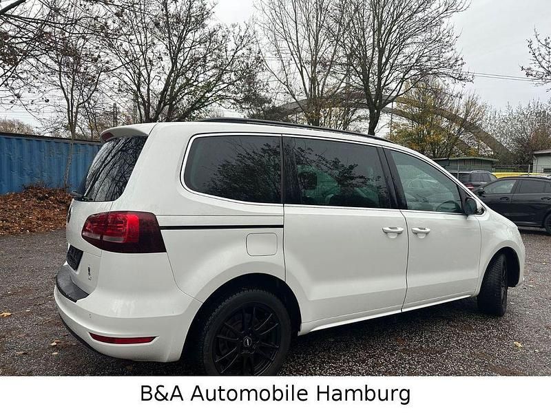 Gebraucht VW Sharan 150 PS (110 kW) 2015 Weiß Van / Kleinbus