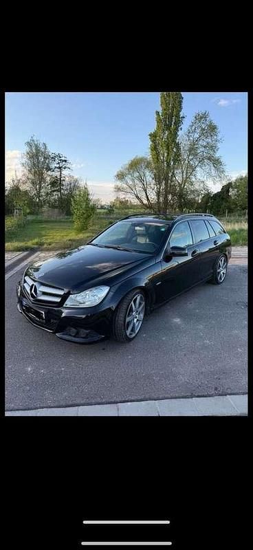 Schwarz Gebraucht 2011 Mercedes C180 Kombi | 4.950 € (Guter Preis) - Bild 1/4