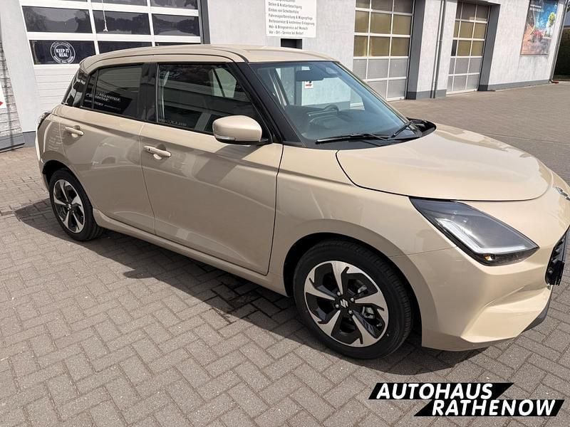 Neu Suzuki Swift Comfort+ 83 PS (61 kW) 2026 Caravan ivory pearl Kleinwagen