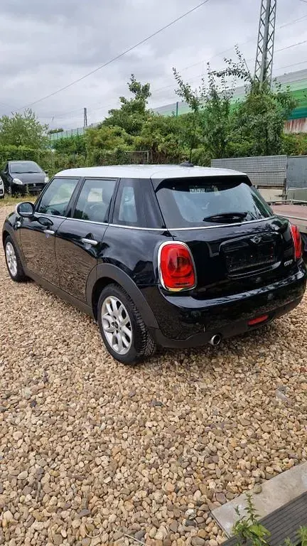 Gebraucht Mini Cooper 136 PS (100 kW) 2018 Schwarz Kleinwagen
