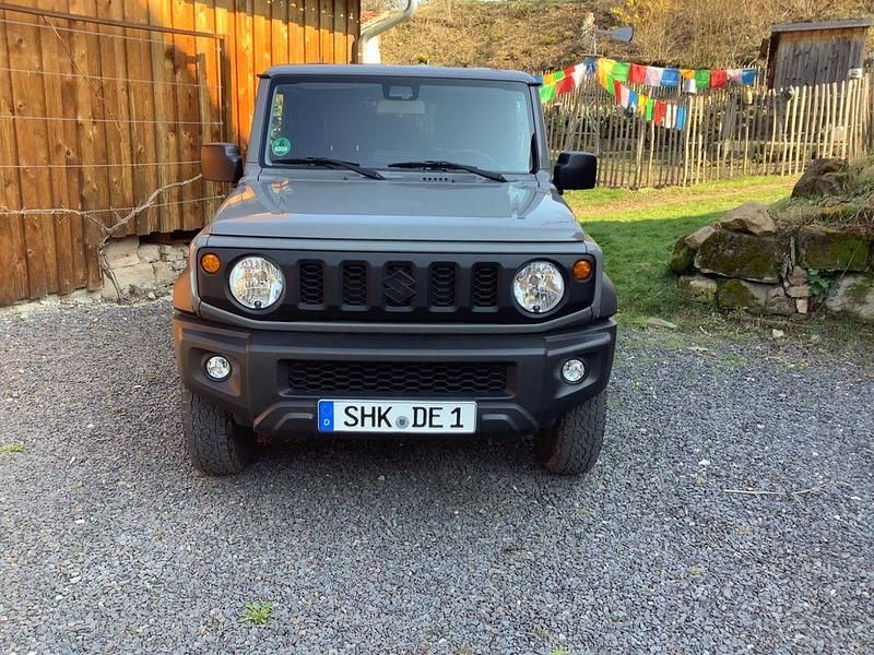 Gebraucht Suzuki Jimny 102 PS (75 kW) 2023 Grau SUV