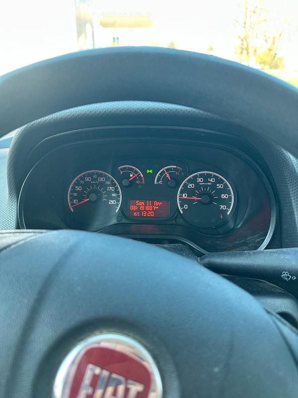 Gebraucht Fiat Doblò 105 PS (77 kW) 2013 Weiß Van / Kleinbus