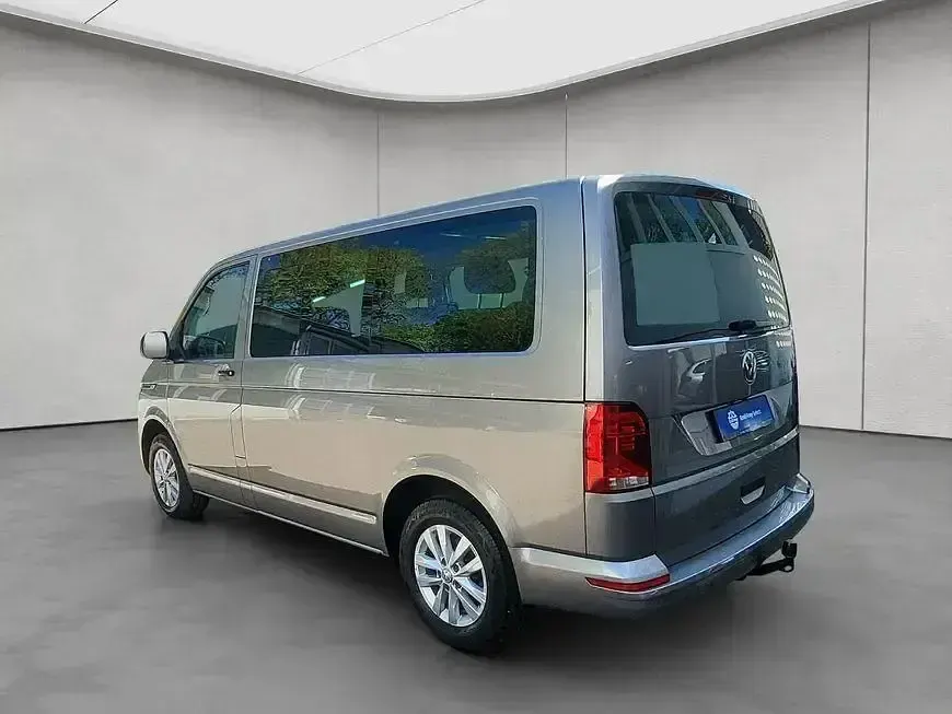 Używany VW Multivan Trendline 150 KM (110 kW) 2021 Beżowy Minivan