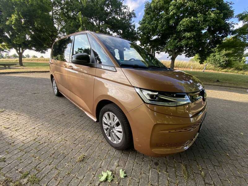 Bronze Gebraucht 2022 VW T7 Basis Van | 49.499 € (Guter Preis) - Bild 1/4