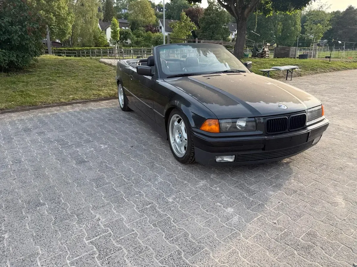 Gebraucht BMW 325 Cabriolet 192 PS (141 kW) 1993 Schwarz Cabrio