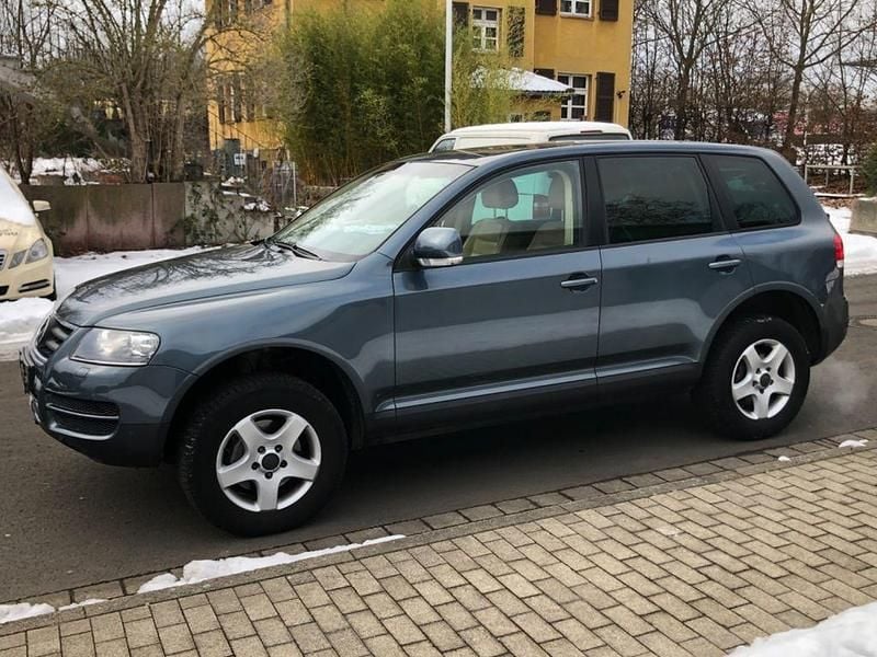 Grau Gebraucht 2006 VW Touareg SUV | 5.900 € (Superpreis) - Bild 1/4