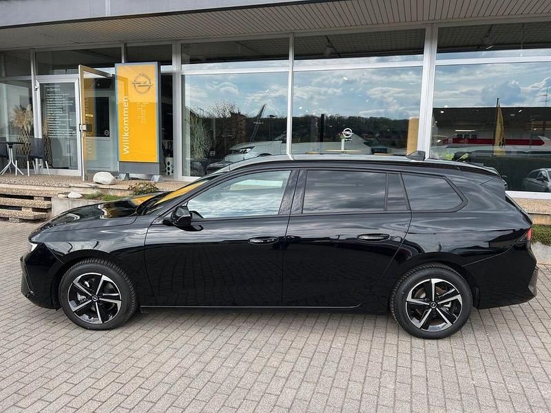 Gebraucht Opel Astra 131 PS (96 kW) 2025 Schwarz Kombi