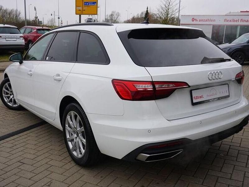 Gebraucht Audi A4 Comfort 204 PS (150 kW) 2023 Weiß Kombi