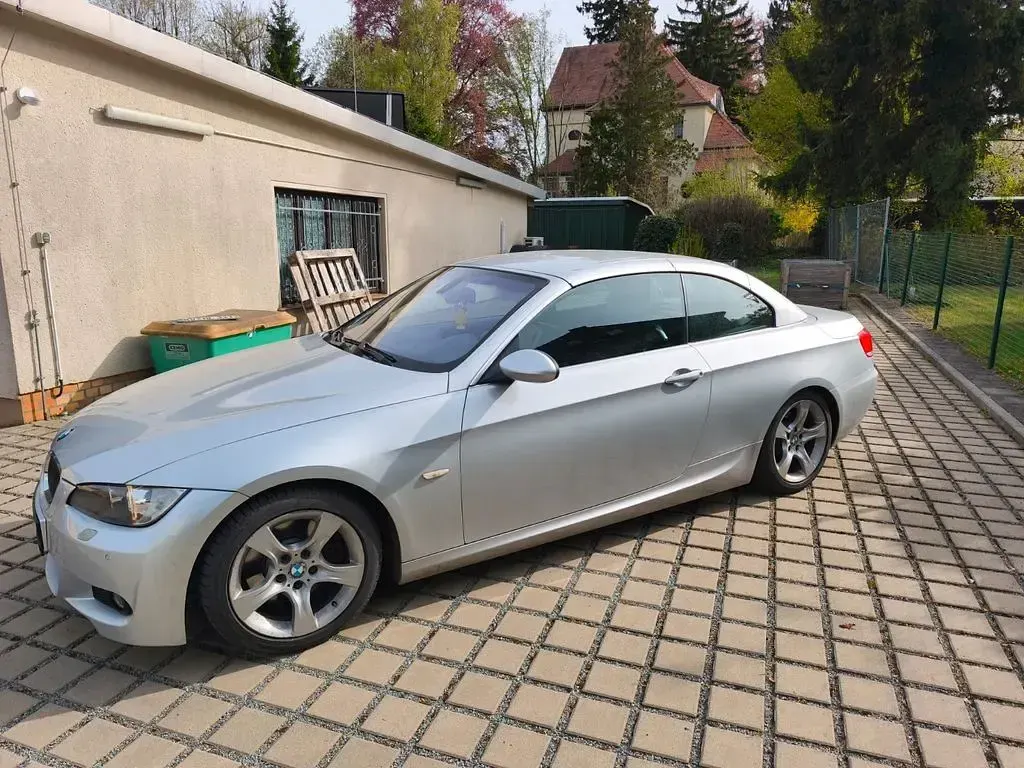 Gebraucht BMW 325 218 PS (160 kW) 2007 Silber Cabrio