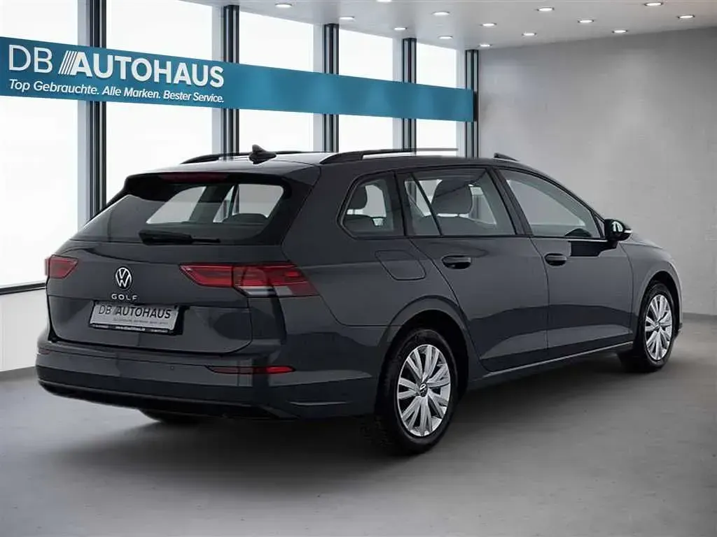 Gebraucht VW Golf VIII Life 110 PS (80 kW) 2024 Grau Kombi