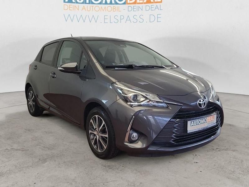 Gebraucht Toyota Yaris Club 111 PS (81 kW) 2019 Grau Kleinwagen