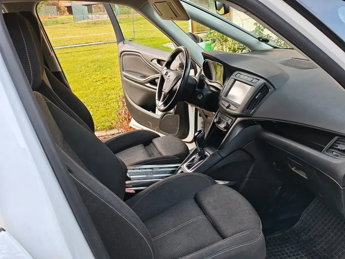 Gebraucht Opel Zafira Tourer 170 PS (125 kW) 2018 Weiß Van / Kleinbus