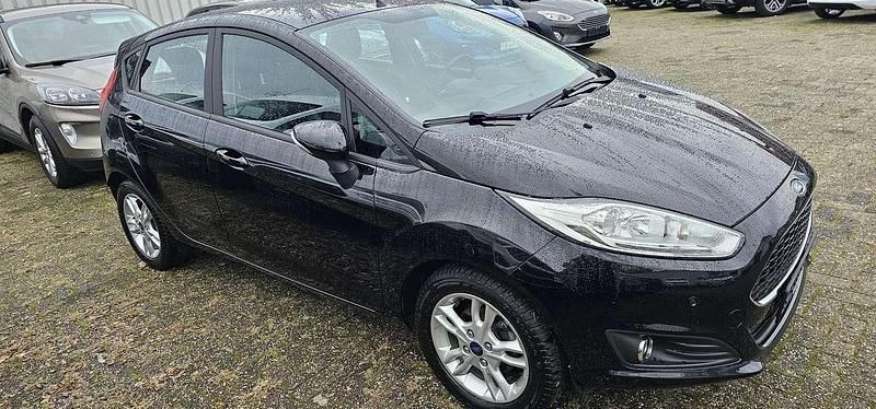 Gebraucht Ford Fiesta Celebration 75 PS (55 kW) 2017 Irdiumschwarz Kleinwagen