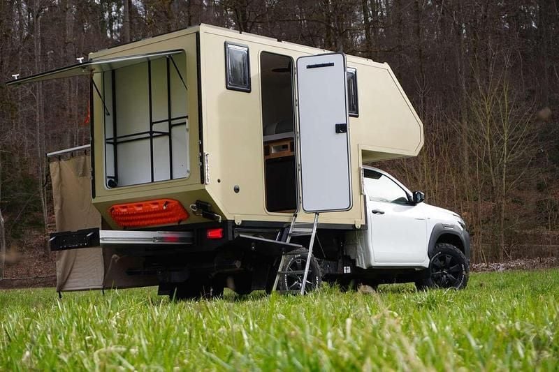 Gebraucht Toyota HiLux 150 PS (110 kW) 2018 Weiß Pickup