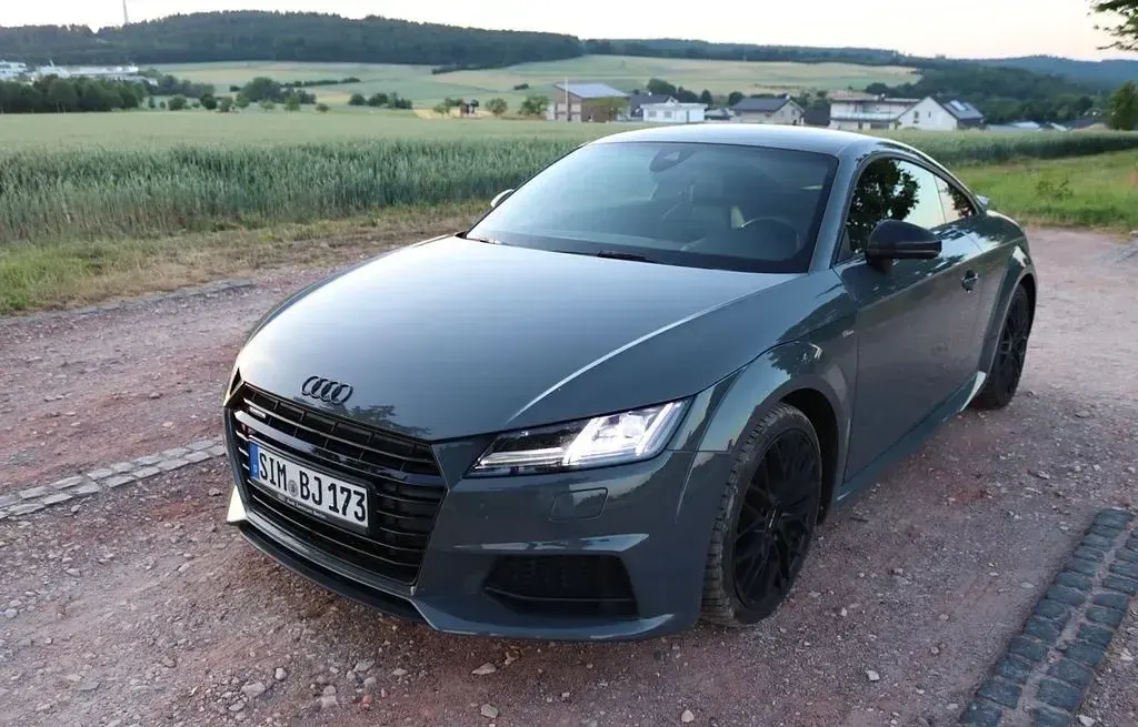Gebraucht Audi TT Ambiente 230 PS (169 kW) 2015 Grau Coupé