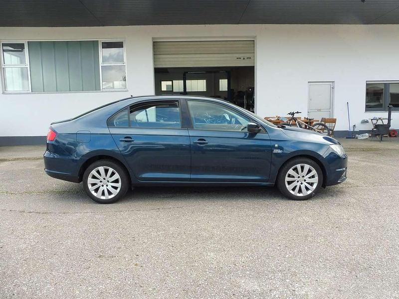Blau Gebraucht 2013 Seat Toledo Style Kleinwagen | 7.999 € (Fairer Preis) - Bild 1/4