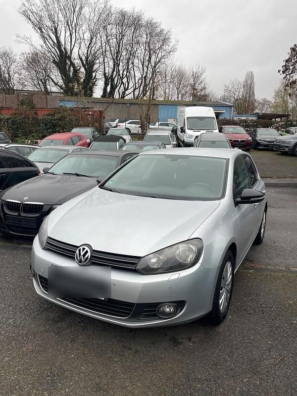 Silber Gebraucht 2012 VW Golf VI Style Limousine | 3.900 € (Guter Preis) - Bild 1/4