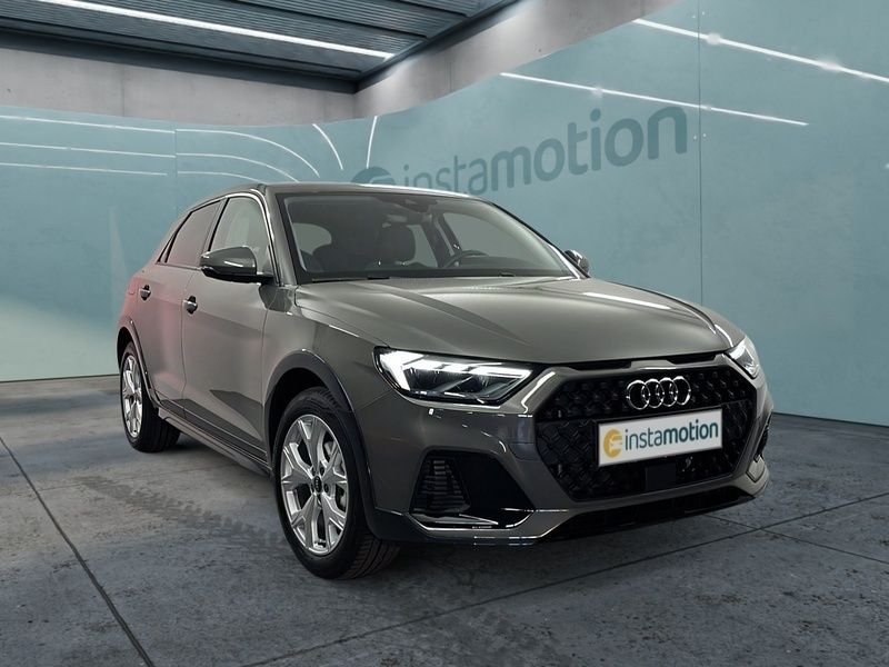 Grau Gebraucht 2024 Audi A1 Sport Kleinwagen | 29.599 € (Teuer) - Bild 1/4