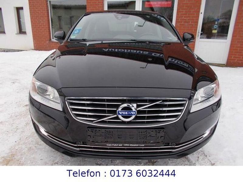 Gebraucht Volvo V70 Summum 181 PS (133 kW) 2014 Schwarz Kombi