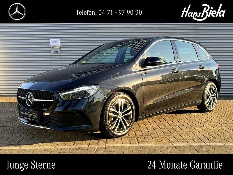 Lack kosmosschwarz Gebraucht 2023 Mercedes B200 Progressive Van / Kleinbus | 26.950 € (Superpreis) - Bild 1/4