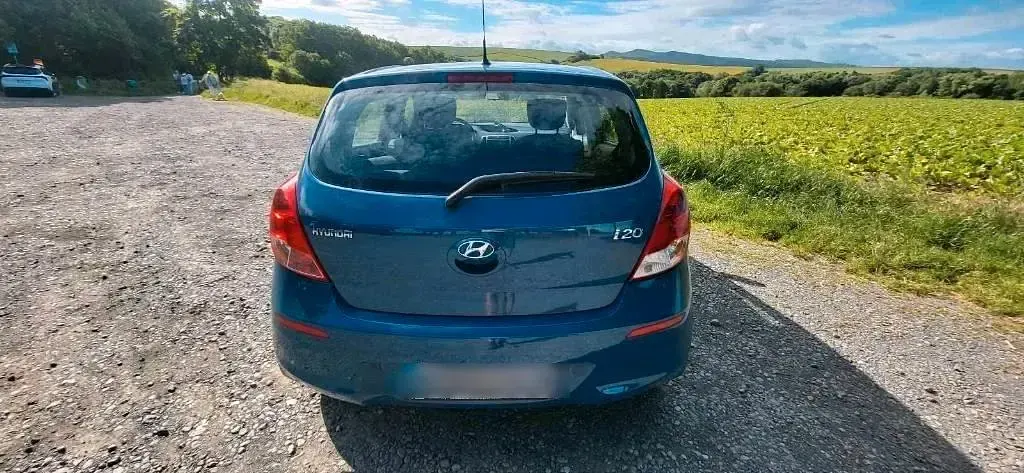 Gebraucht Hyundai i20 86 PS (63 kW) 2014 Blau Kleinwagen