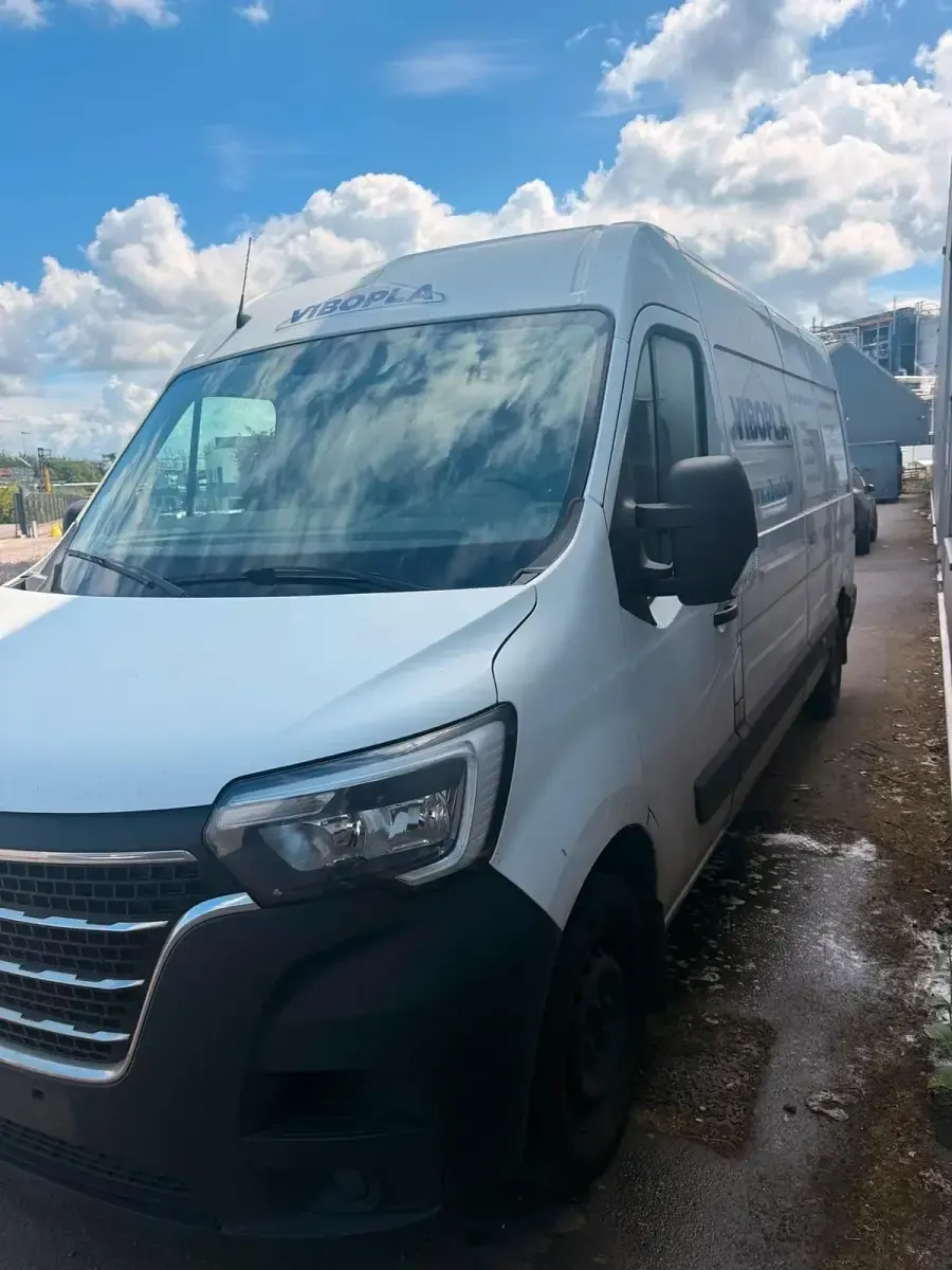 Gebraucht Renault Master 150 PS (110 kW) 2020 Weiß Van / Kleinbus