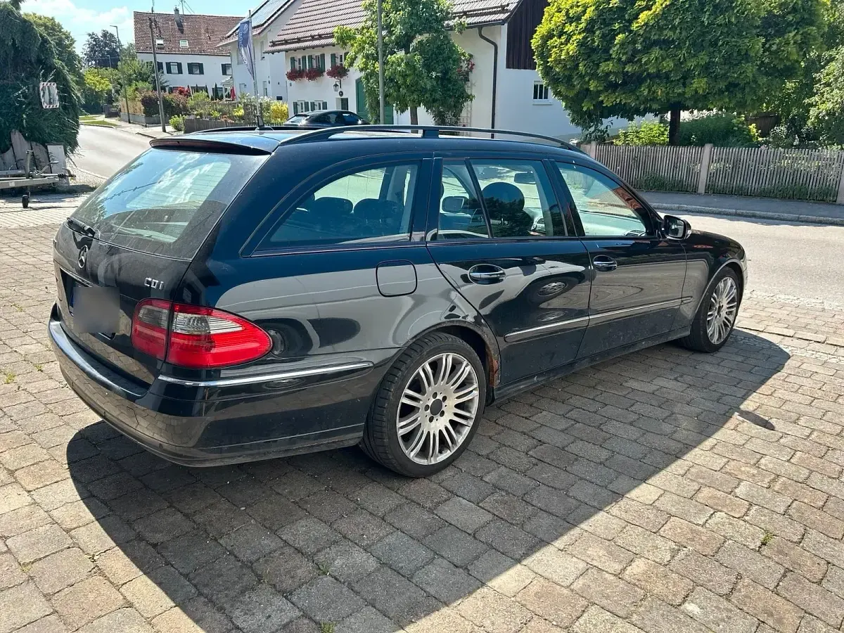 Gebraucht Mercedes E220 Elegance 170 PS (125 kW) 2008 Schwarz Kombi
